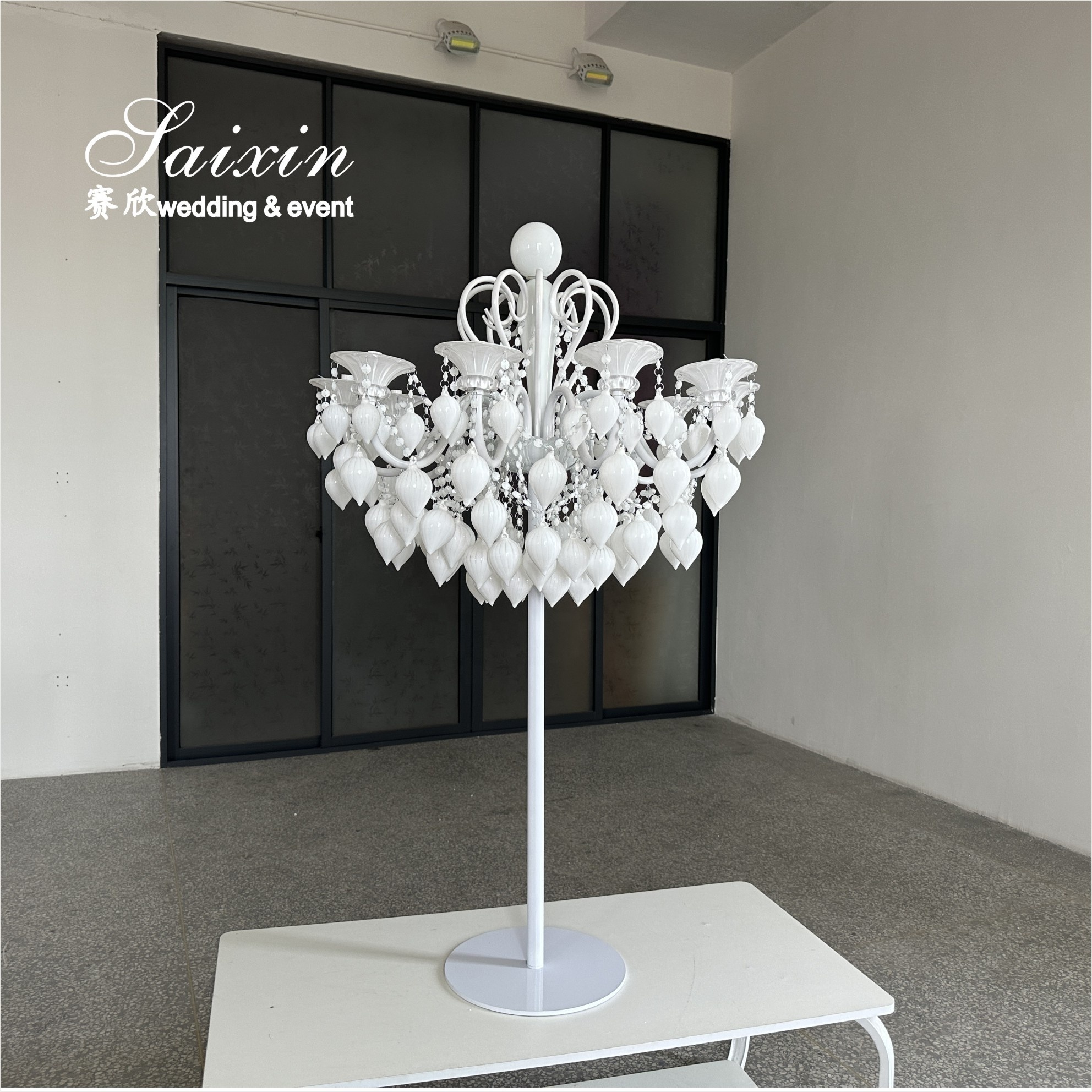 New Design Gorgeous Wedding  Decorative White Chandelier Candelabra For  Centerpieces