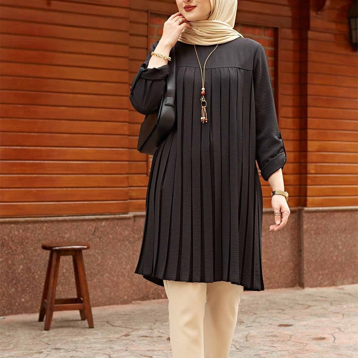 Hot Selling 5XL Muslim Top Multicolor Pleated Loose Islamic Clothing Women Modest Blouses Chiffon Long Shirts For Women Muslim