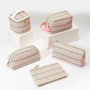 Utilitarian great cosmetic bags go durability train cosmetic cases flickering groomed cosmetic cases for shower room