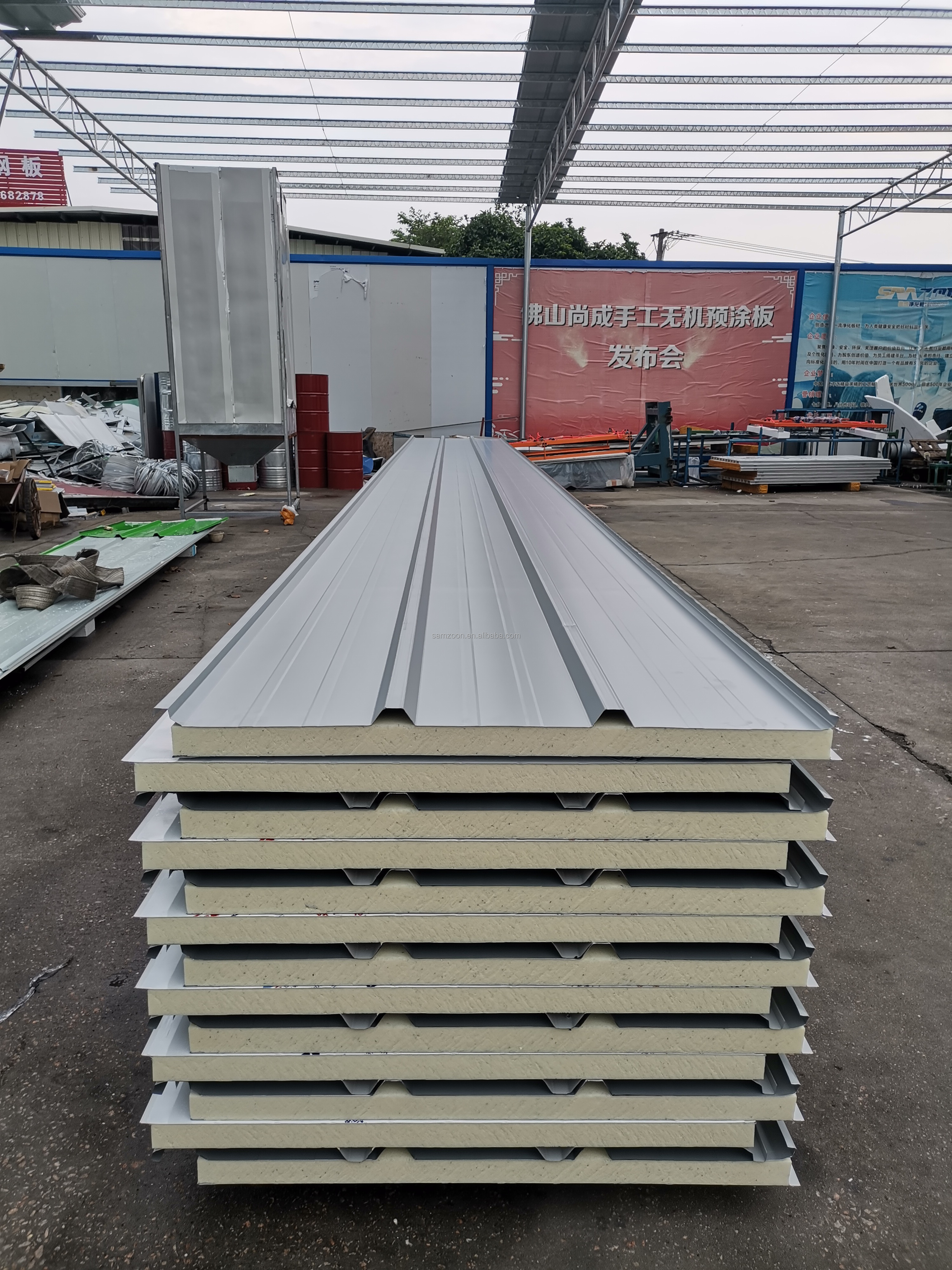 Factory price quick supply light weight easy install insulated  sandwich panel for roof