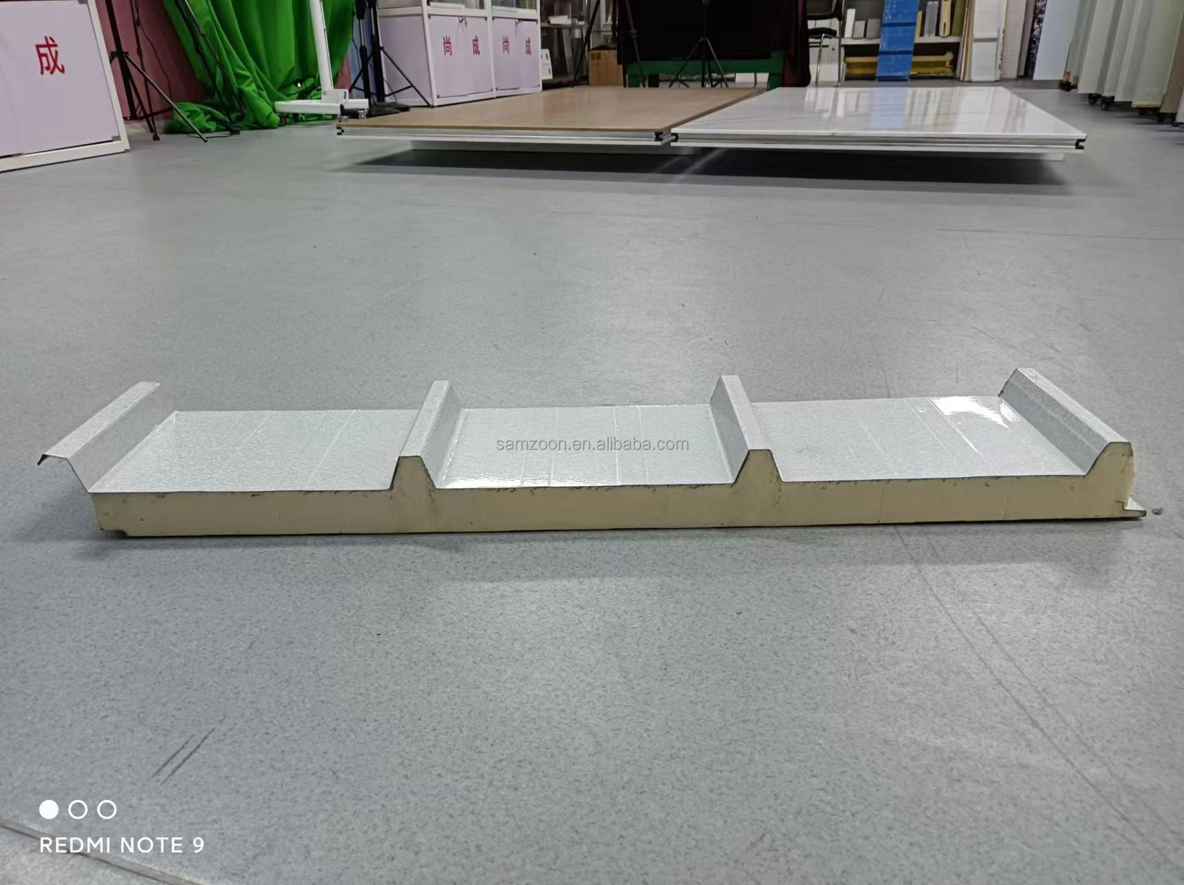 Factory price quick supply light weight easy install insulated  sandwich panel for roof