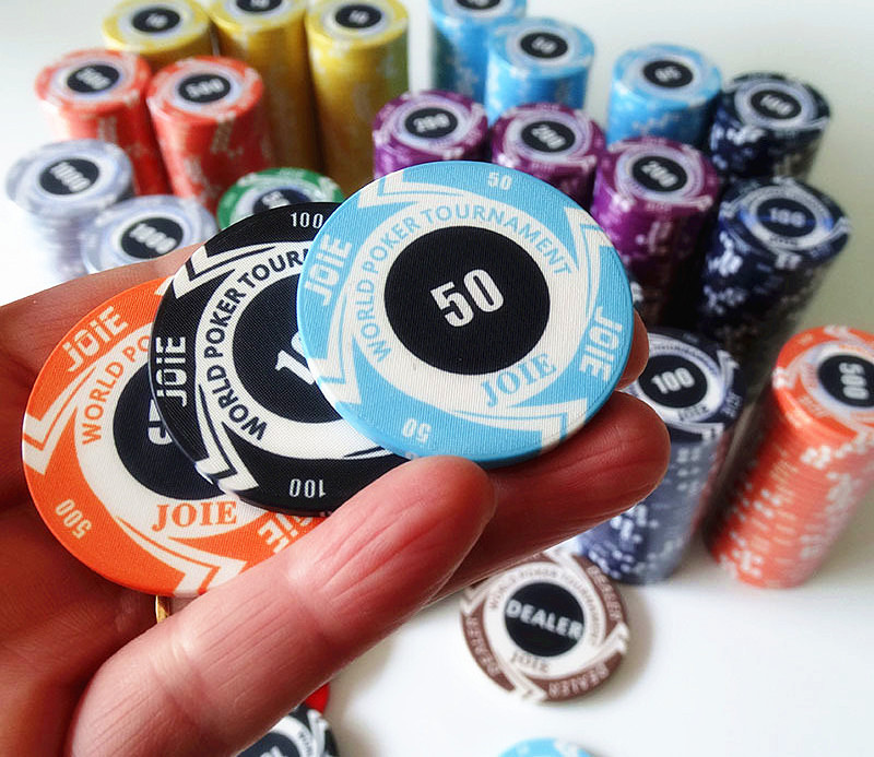 Deluxe Ceramic Poker Chips Set 200PCS /300PCS /500PCS Poker Chips with Aluminium Box as Gift