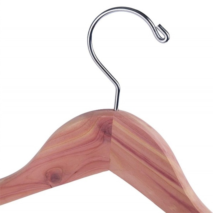 Wholesale luxury Red cedar wood Non-slip clothes hanger for suit and coat