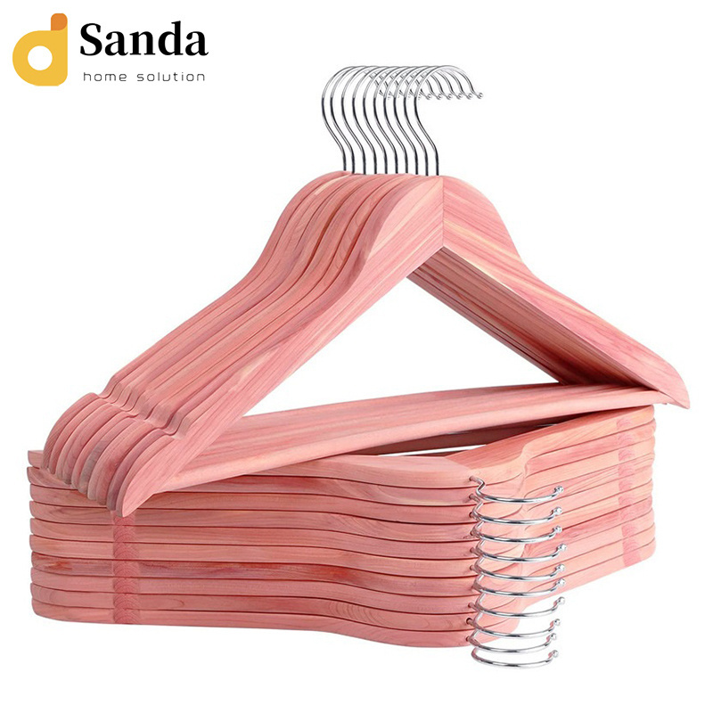 Wholesale luxury Red cedar wood Non-slip clothes hanger for suit and coat