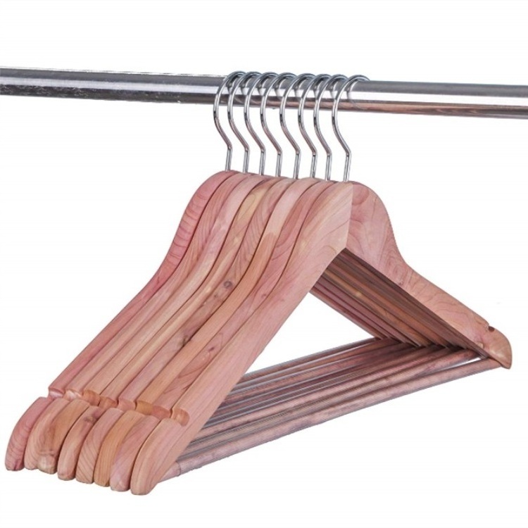 Wholesale luxury Red cedar wood Non-slip clothes hanger for suit and coat