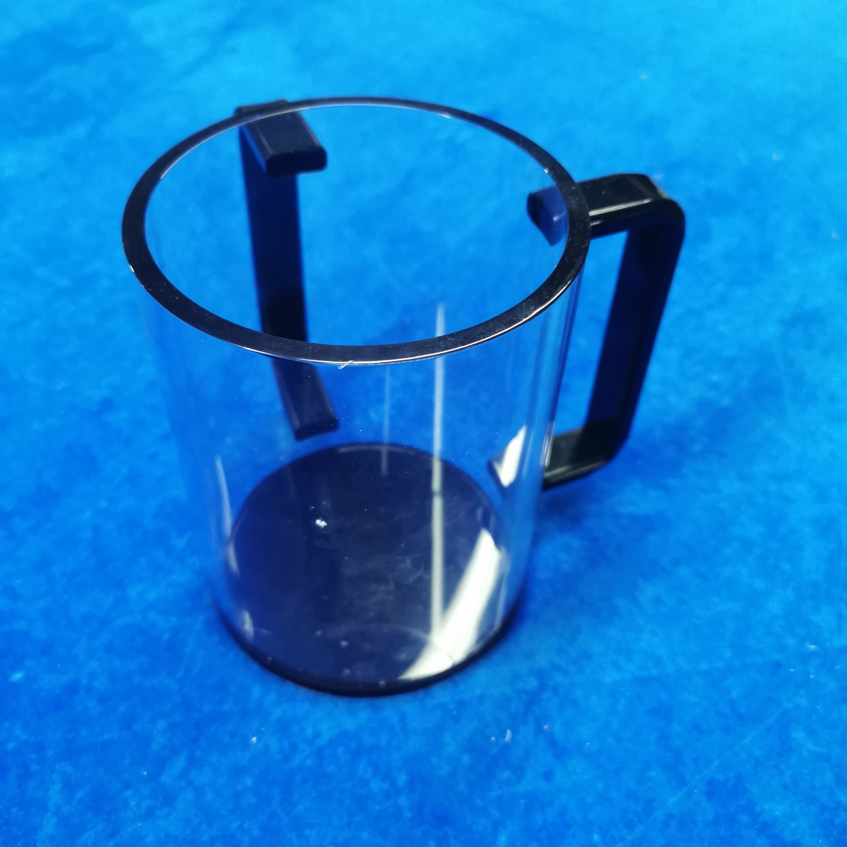 Lucite Round Washing Cup with Double Black Holder for Celebrating