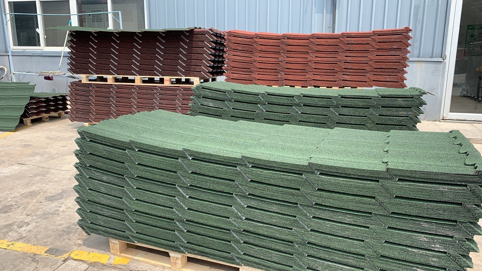 Biggest Size Stone Roofing Sheets Long Span Sheet Heat Resistant Save Labor Installation Stone Coated Metal Roof Tiles