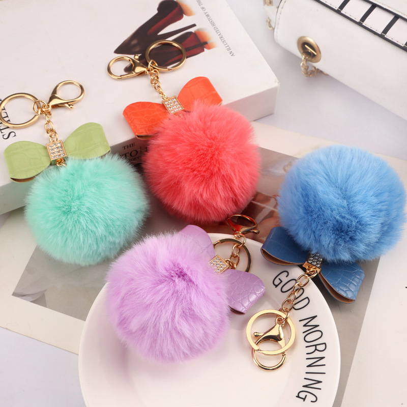 Cute Bow Pompom Keychain High Quality Rhinestone Faux Pompoms Bag Pendant Car Key Ring Custom Logo Keychain