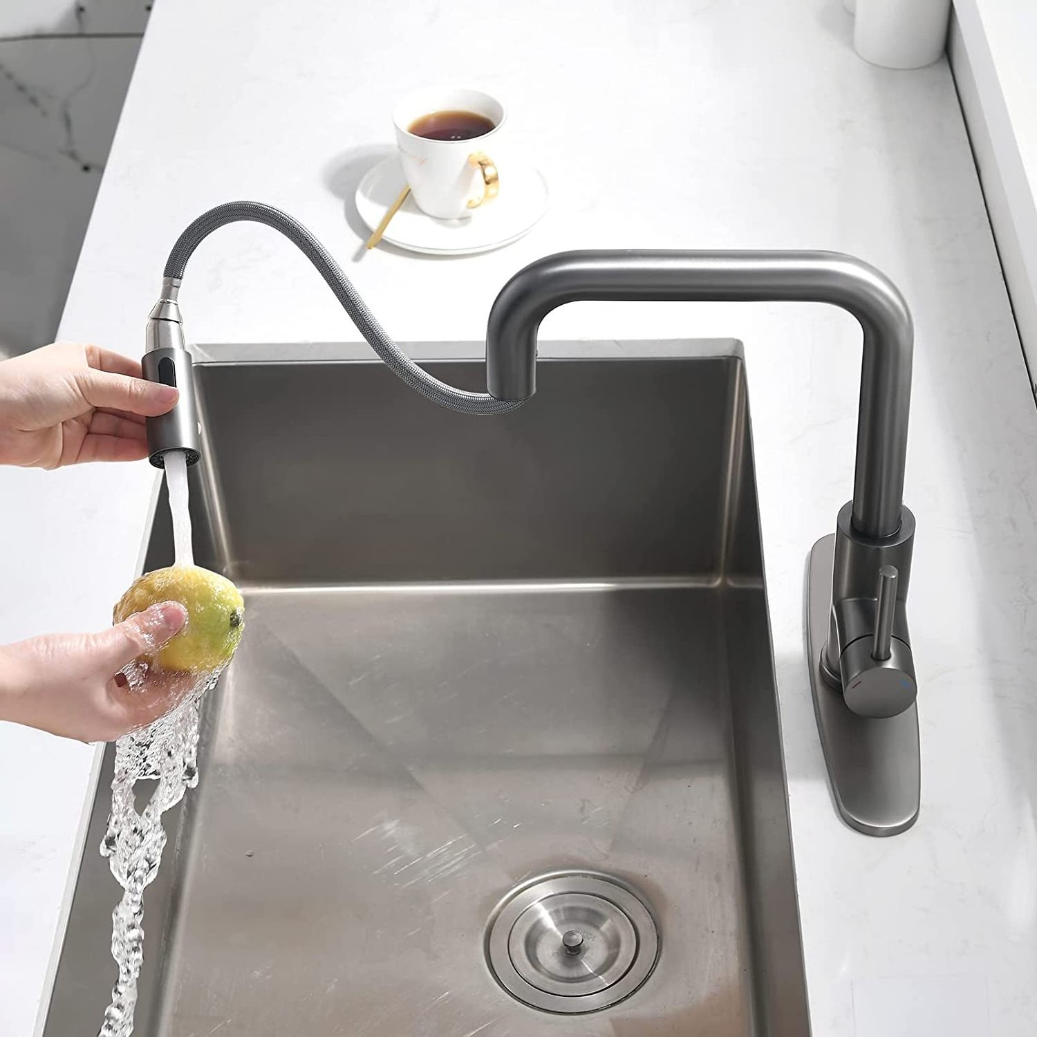 Gun Grey Kitchen Faucet Single Handle Stainless Steel Kitchen Sink Faucet with Pull Out Sprayer Gunmetal Finish