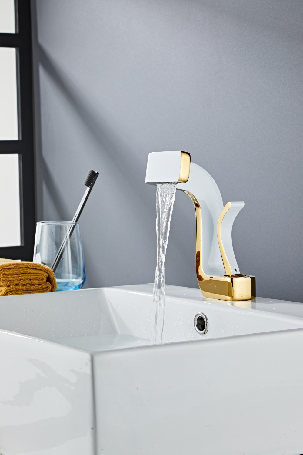 New Design Art Basin Faucet Luxury Bathroom Sink Waterfall Mixer Tap Hotel Single Handle Brass White Golden Black Gold Hot Cold