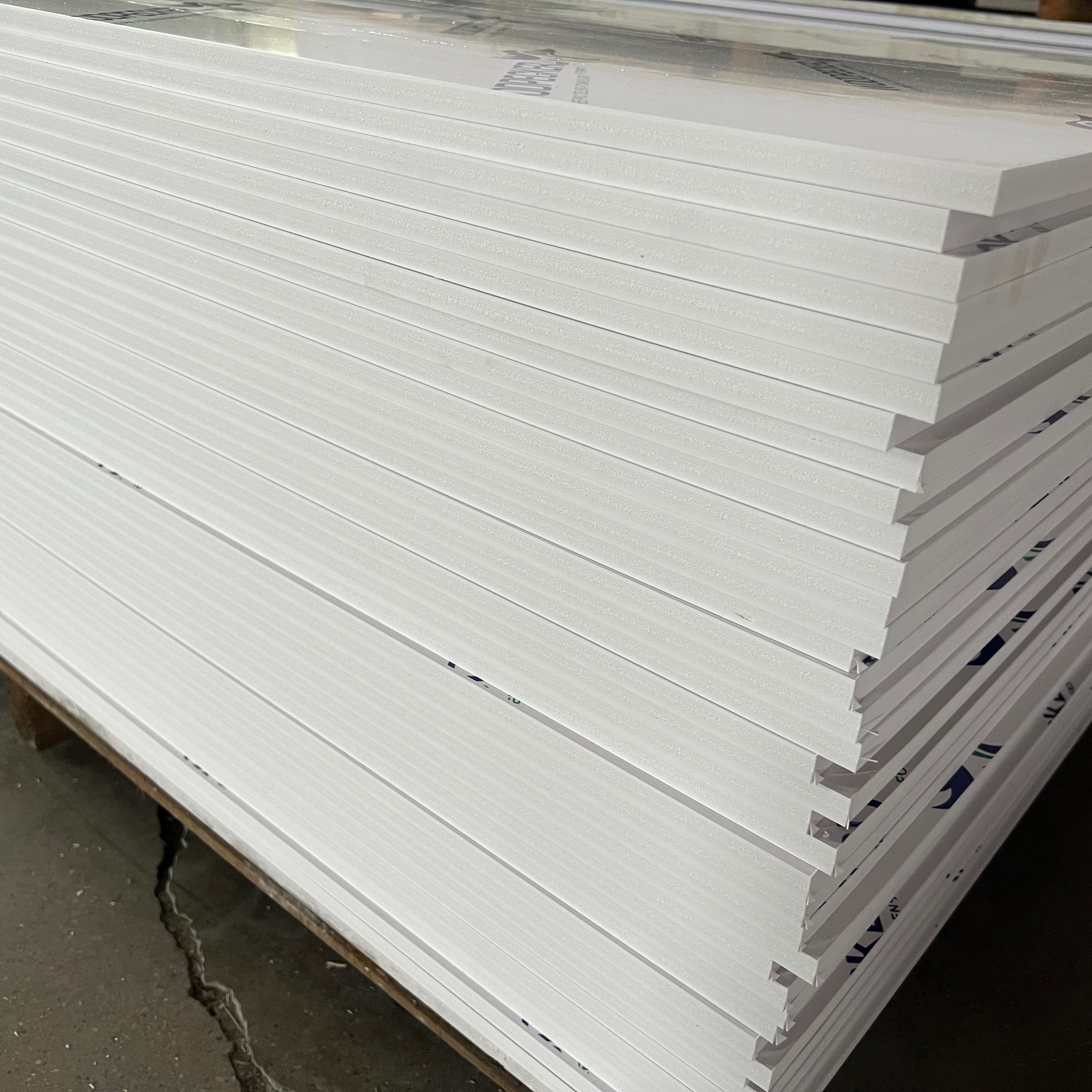 1.22*2.44m 3-8mm PVC Co-Extrusion Board