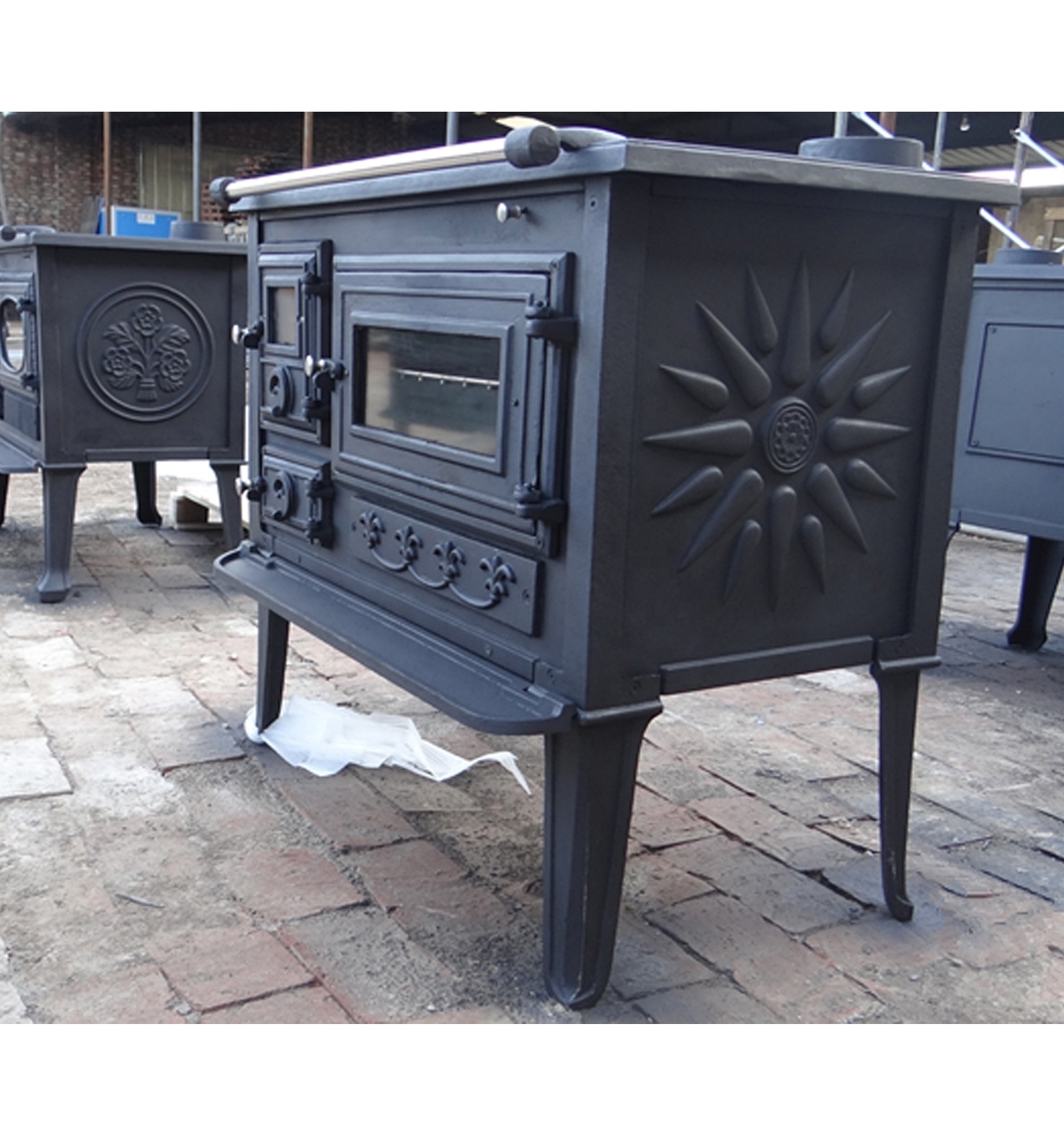 Factory direct selling cast iron wood burning stove with oven (BSC003)