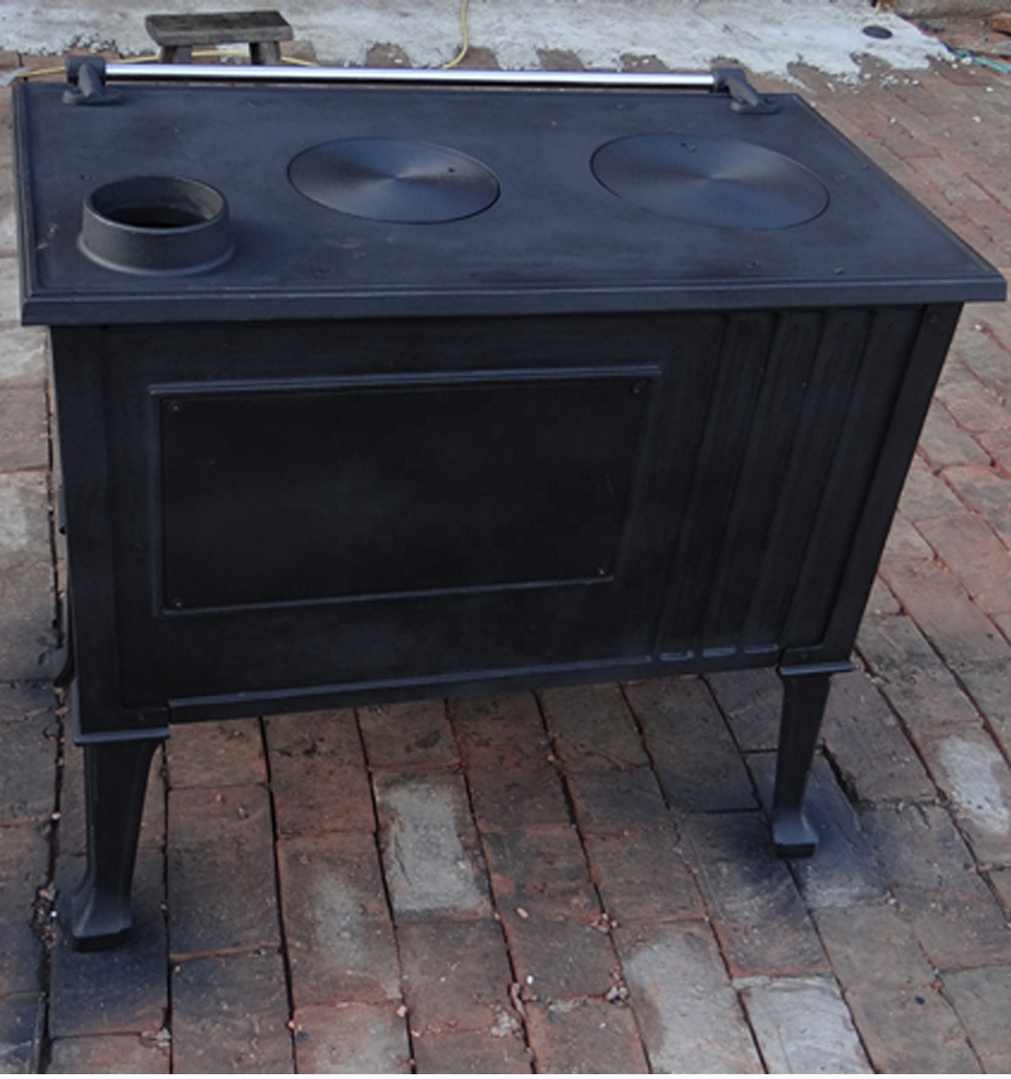 Factory direct selling cast iron wood burning stove with oven (BSC003)