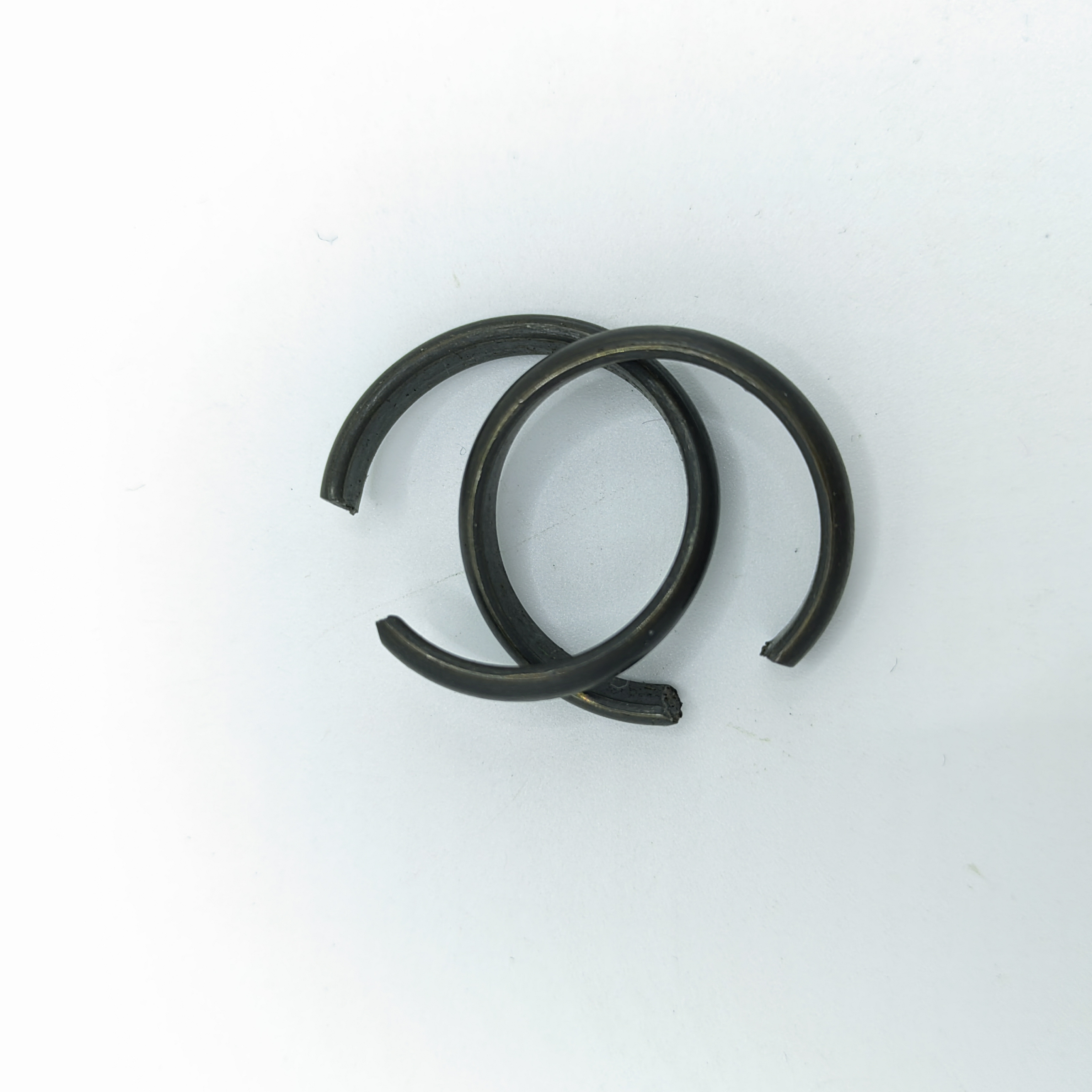 Customized stainless steel carbon steel spring with circular semi-circular wire snap ring for shaft