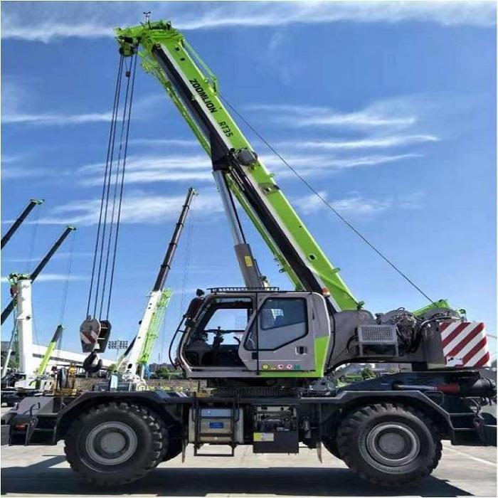 High Working Accuracy Zoomlion 110 Ton Lifting Mobile Rough Terrain Crane Truck Crane ZRT1100D533