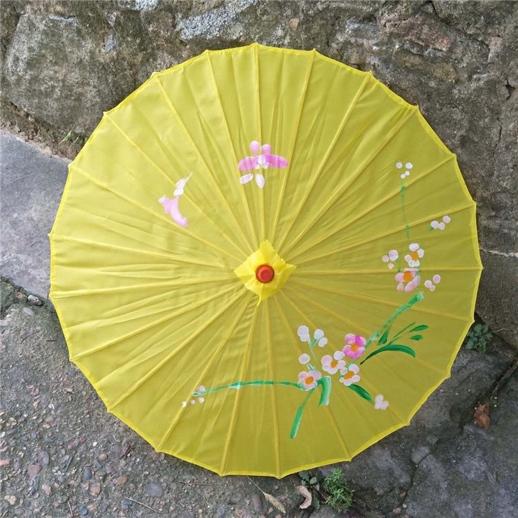 Manufacturers direct oil paper umbrella shooting props dance umbrella ceiling decoration sun protection silk craft umbrella