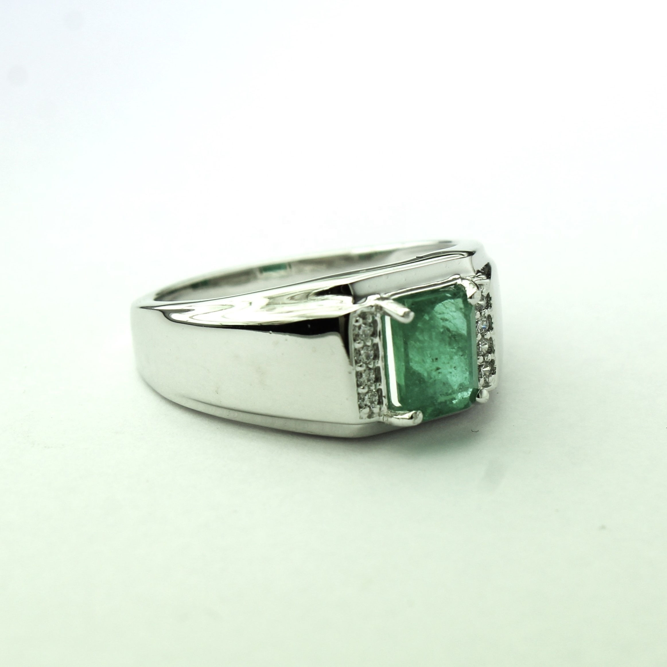 Green Emerald Men's Gemstone Ring Jewelry S925 Sterling Silver Women's Wings Zircon Fashionable Gold Plated Rings Cushion Cut