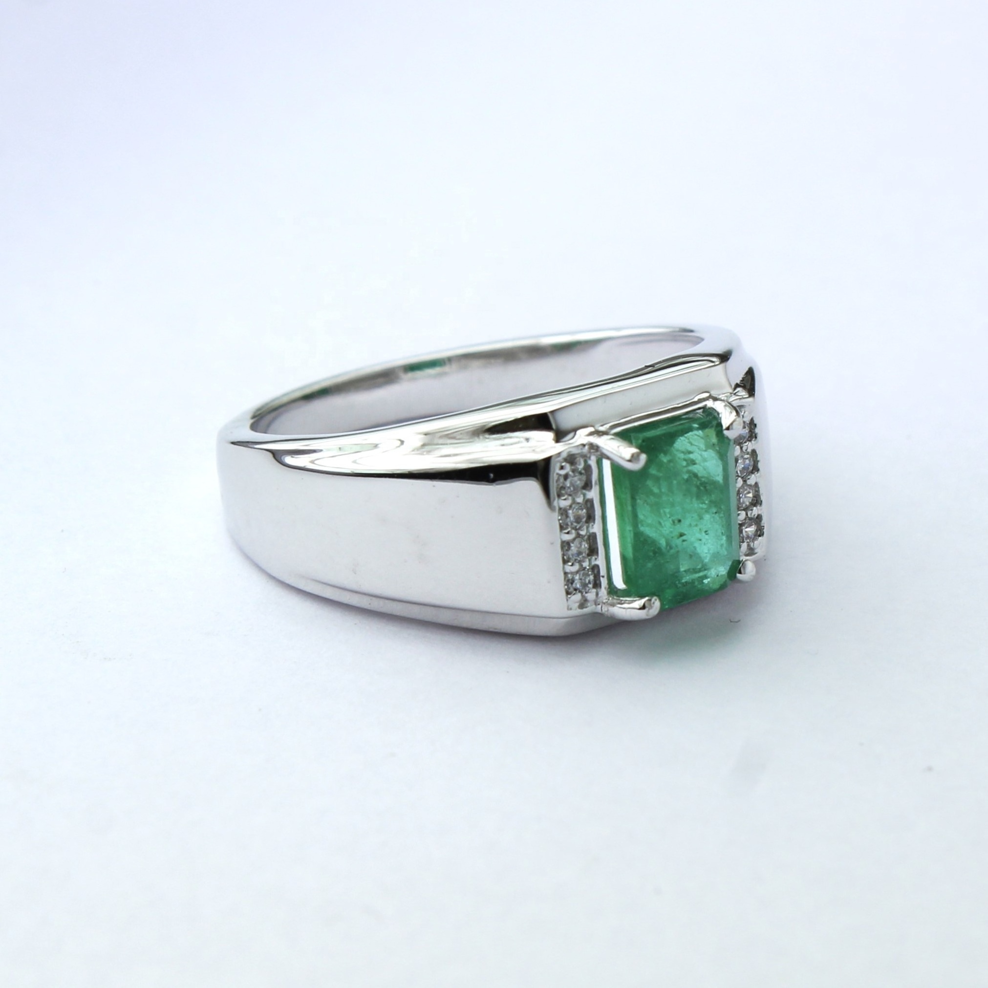 Green Emerald Men's Gemstone Ring Jewelry S925 Sterling Silver Women's Wings Zircon Fashionable Gold Plated Rings Cushion Cut