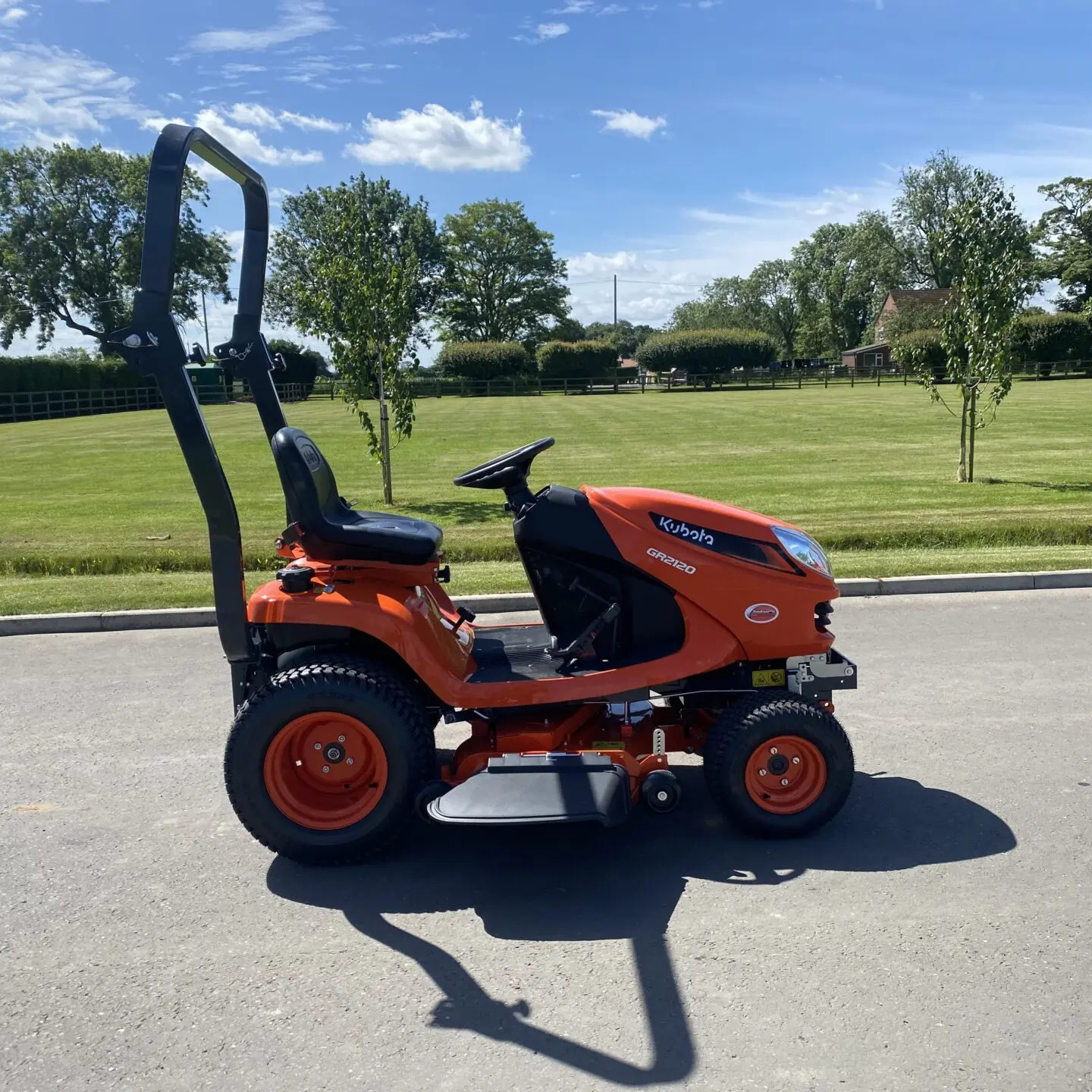 KUBOTA GR2120 Kubota lawn mower diesel engine performance come with grass picker