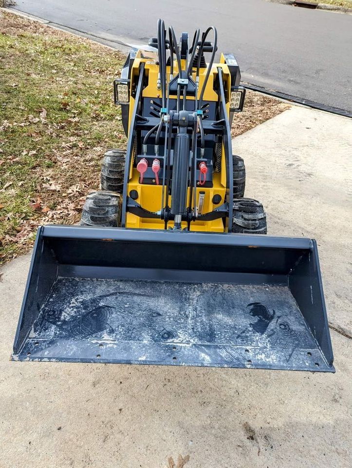 Small Skid Steer Front End with Bucket Mini Steer wheel Loader Attachment for sale