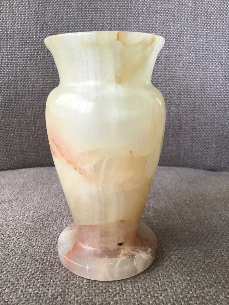 Luxury beautiful nature onyx marble flower vase Customized Natural green Onyx Stone Marble Flower Vase