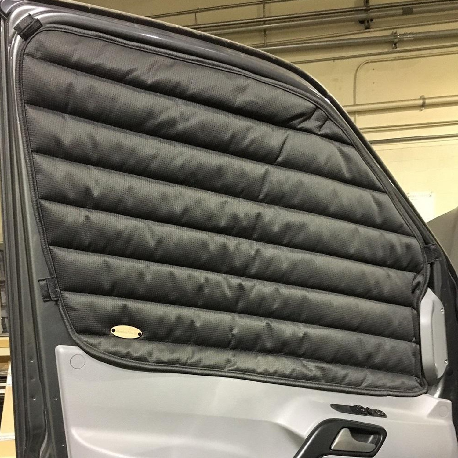 General purpose for car curtains and sunshades sun-proof heat-insulating magnetic Insulating Window Curtain