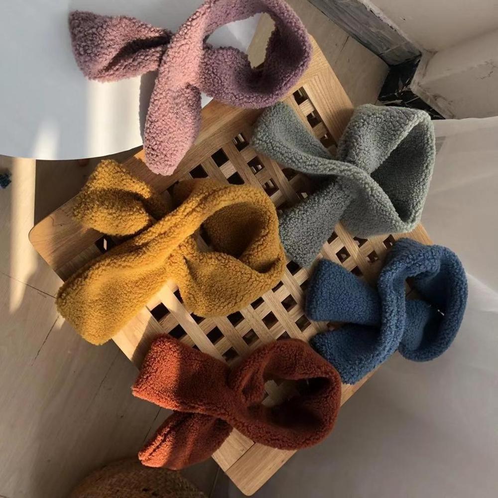 Autumn and winter new Korean children's solid color scarf berber fleece plush baby Scares Cute cross cute warm kids scarf