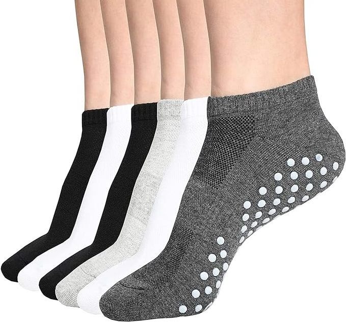 Custom Logo Men Women Ankle Crew Silicone Anti Slip Grip Sock Organic Cotton Pilates Yoga Sports Non-slip Soccer Socks Short