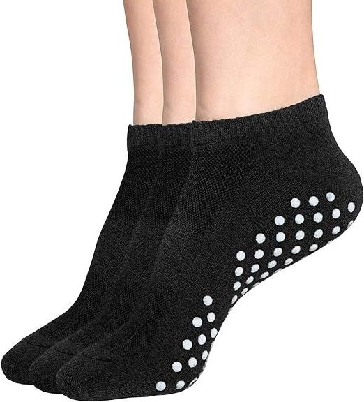 Custom Logo Men Women Ankle Crew Silicone Anti Slip Grip Sock Organic Cotton Pilates Yoga Sports Non-slip Soccer Socks Short