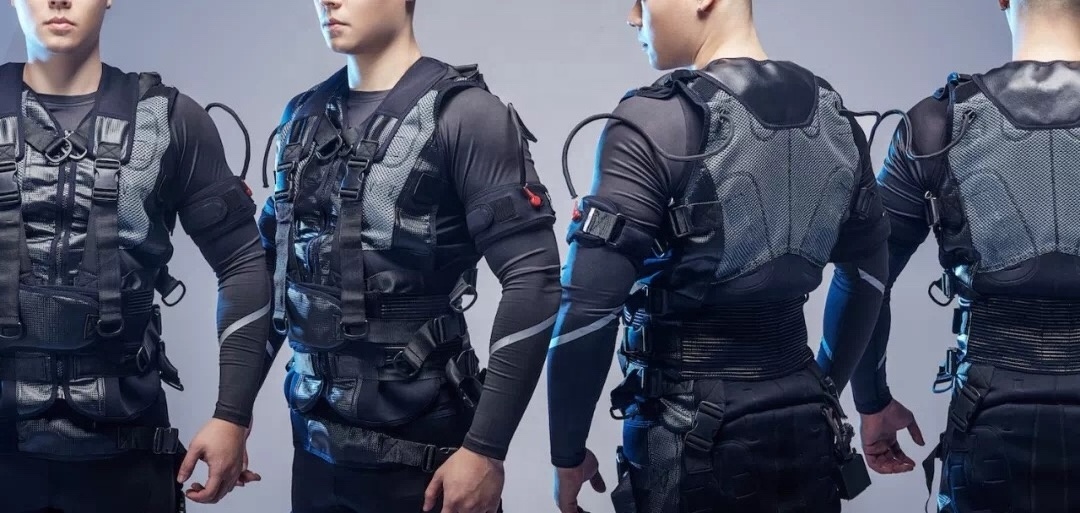 The 4th generation wireless ems vest / electrical muscle stimulation ems fitness suit