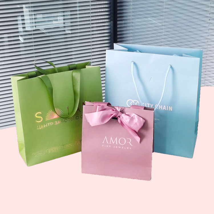 Free Sample Beautiful Wholesale Custom Luxury Perfume Paper Shopping Jewelry Gift Bags Gold Foil Logo Clothing Packaging Bags