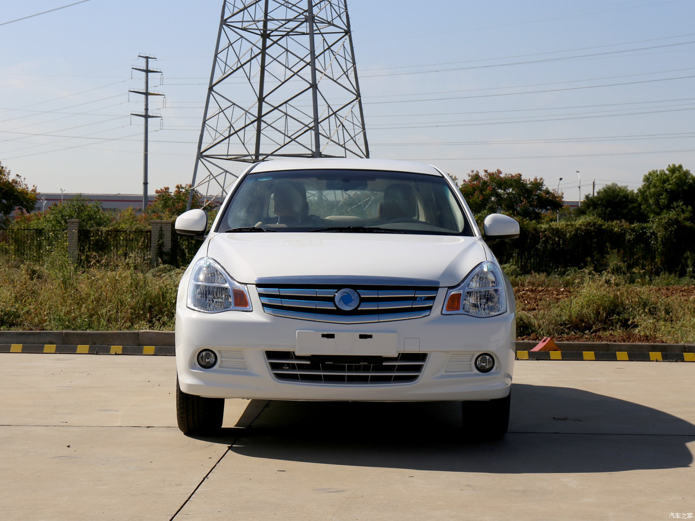 Dongfeng Junfeng E11k Pure Electric Sedan with Sharp Prices,long driving range of 400 km ideal Taxi Electric Car