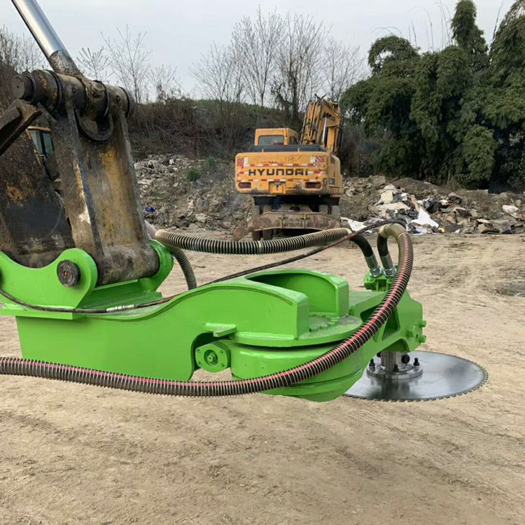 hydraulic-driven hedge cutter/tree saw with a rotating cutting head