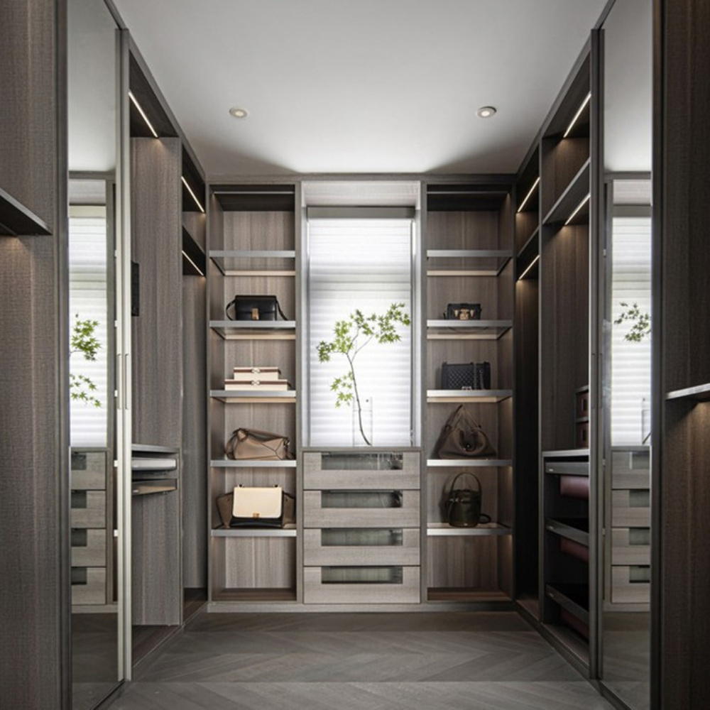 U Shape Customized Size Wardrobes Melamine Finished Plywood Walk in Closet Design