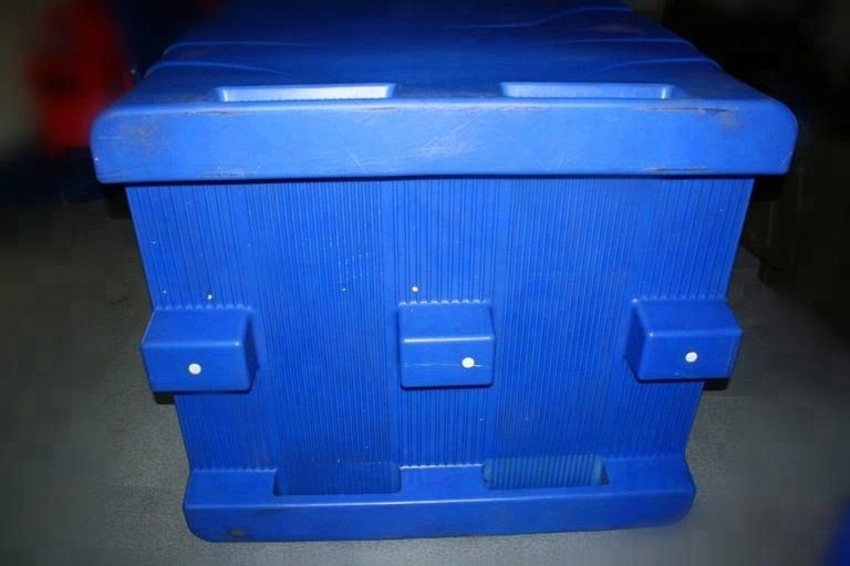 plastic mobile container for fish store bin fish tubs fish case large cooler