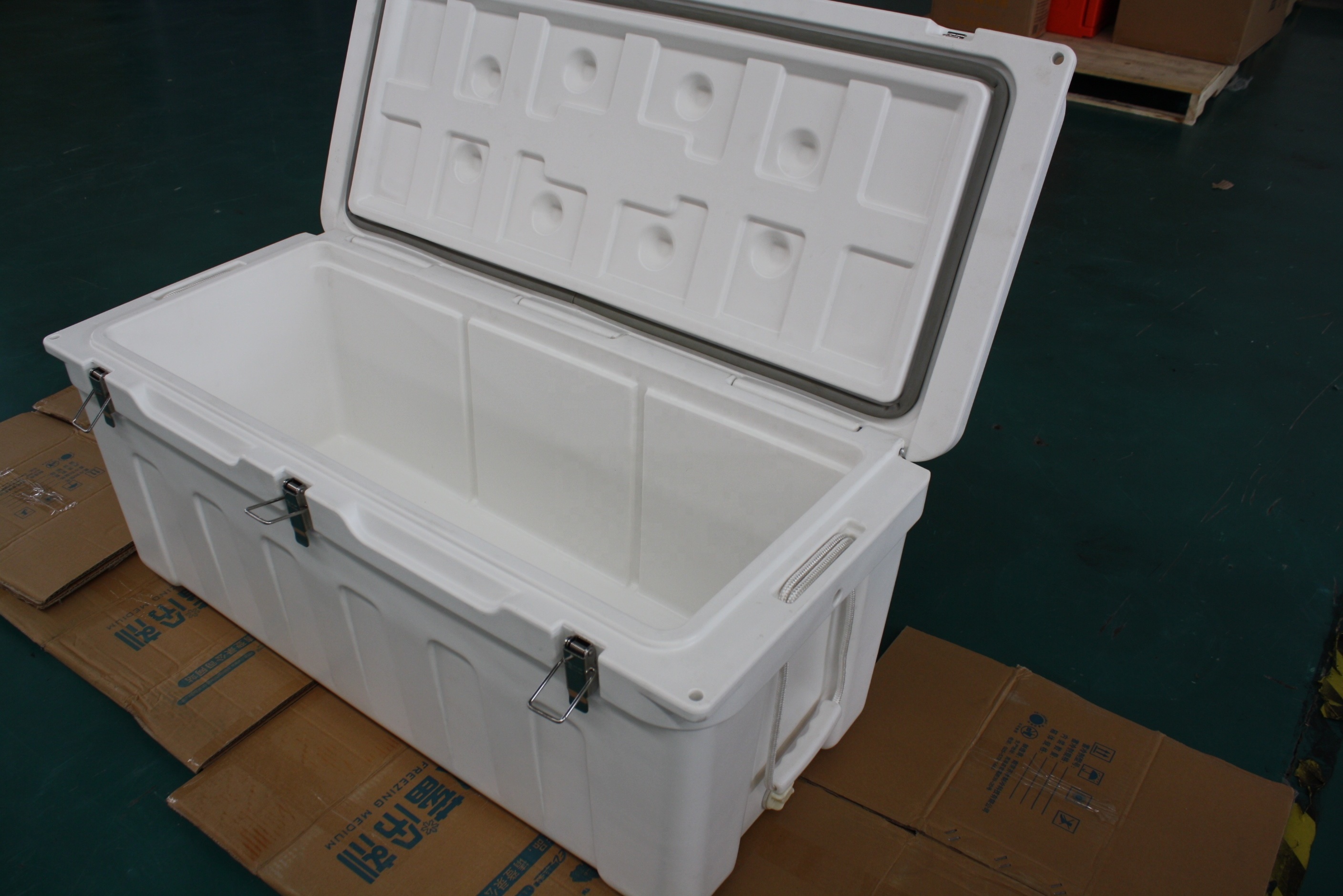 120L outdoor fishing camping ice cooler box large rotomolded coolers