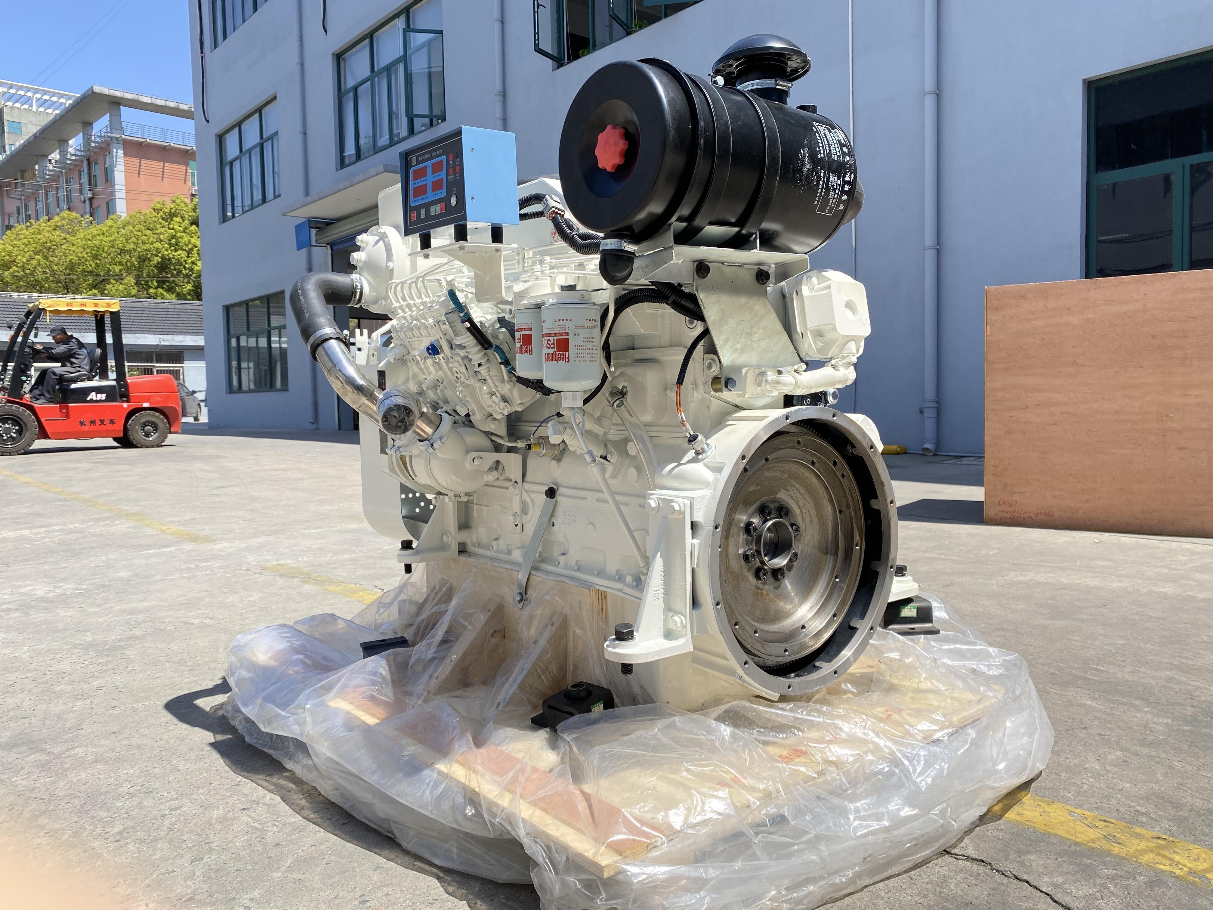 Brand new 90kw 2200rpm 6BT5.9-M120  diesel engine for marine