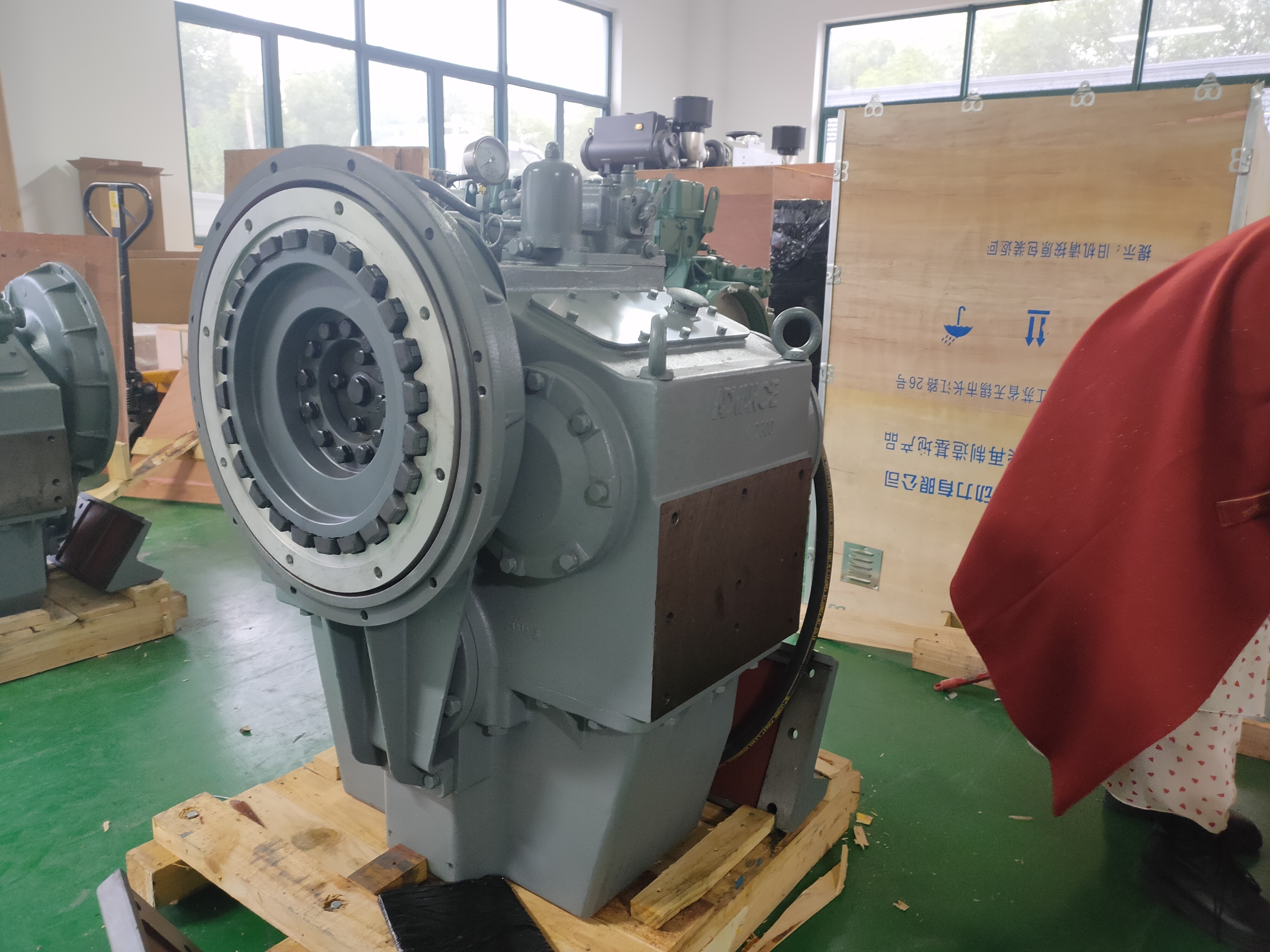 Hangzhou advance boat ship propeller thrust marine gearbox forward reverse factory price