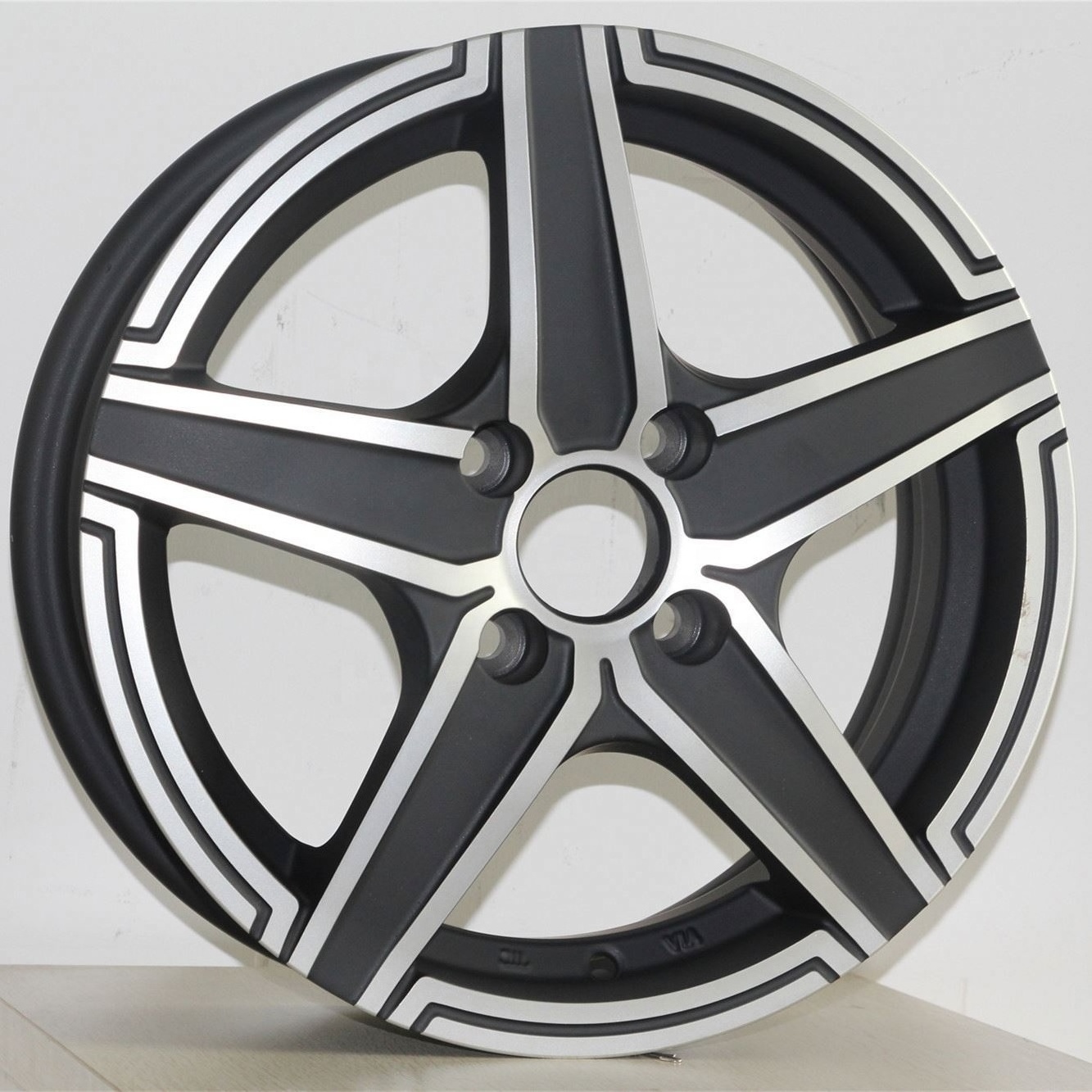 Orange Blue Black 14 15 16 17 18 20 Inch Passenger Car Alloy Wheel Rims 4*98/100 5*100/105/108/110/112/114.3/120/130 Fiat Alfa SH