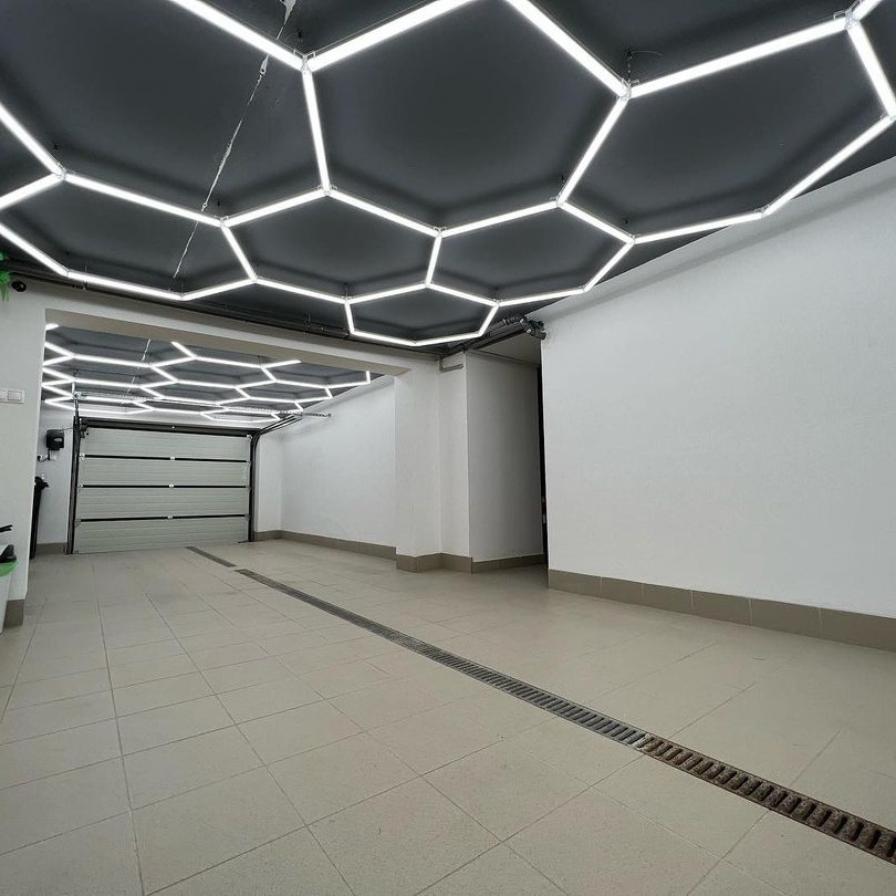 Customized Carshop Hexagon Detailing Light Showroom Hex Lighting For Auto Care Garage