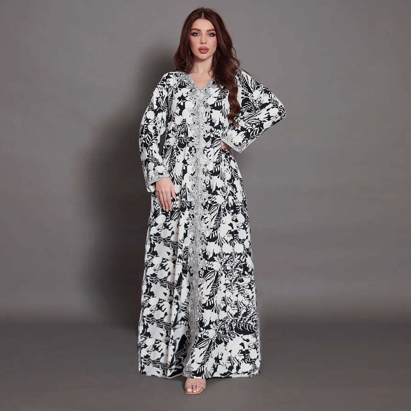 Arab fashion ethnic women's robe with black and white printed patchwork lace large swing dress