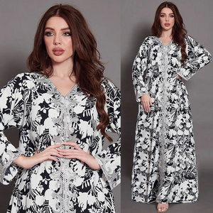 Arab fashion ethnic women's robe with black and white printed patchwork lace large swing dress