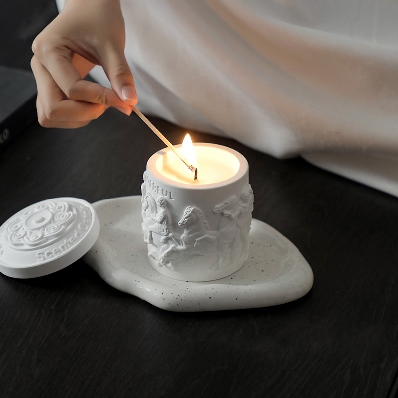 Wholesale European Style Embossed Statue White Soy Wax Scented Candle Jar With Lid