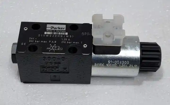 Hydraulic Solenoid Valve  D1VW020BNJW91 D3W020BNJ30 D1SE83NJW Directional Control Valve