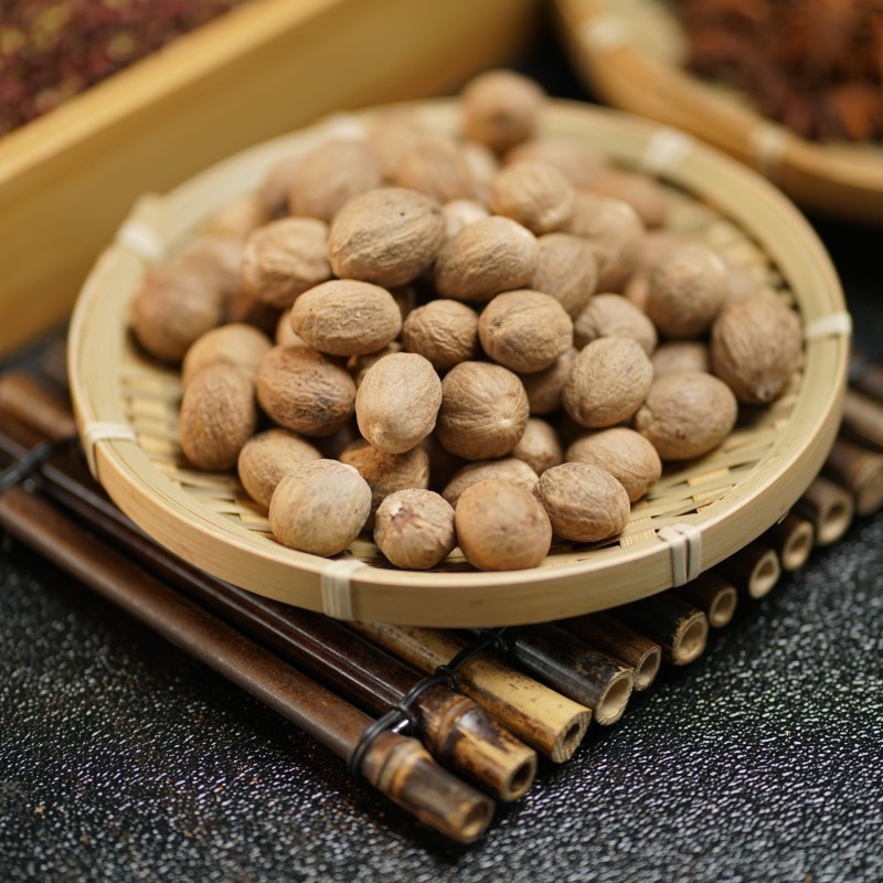 China Cardamom Dried Cardamom Herbs and Spice Nutmeg High Quality Natural Nutmeg for Cooking