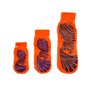 Non slip socks anti slip non skid slipper custom trampoline park grip kid sock anti slip trampoline socks in royal blue