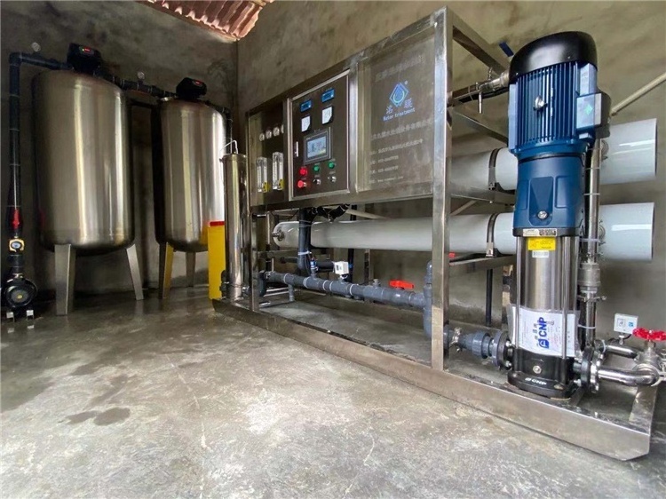 Portable Containerized 5m3 Seawater Desalination Plant Seawater Treatment For Boat 5T Large Scale Salt Water Purification System