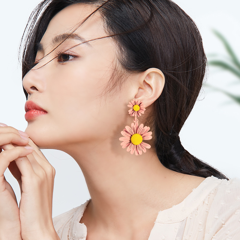 New Colorful Daisy Dangle Earrings for Woman Elegant Drop Earring Fashion Flower Earrings Wedding Jewelry