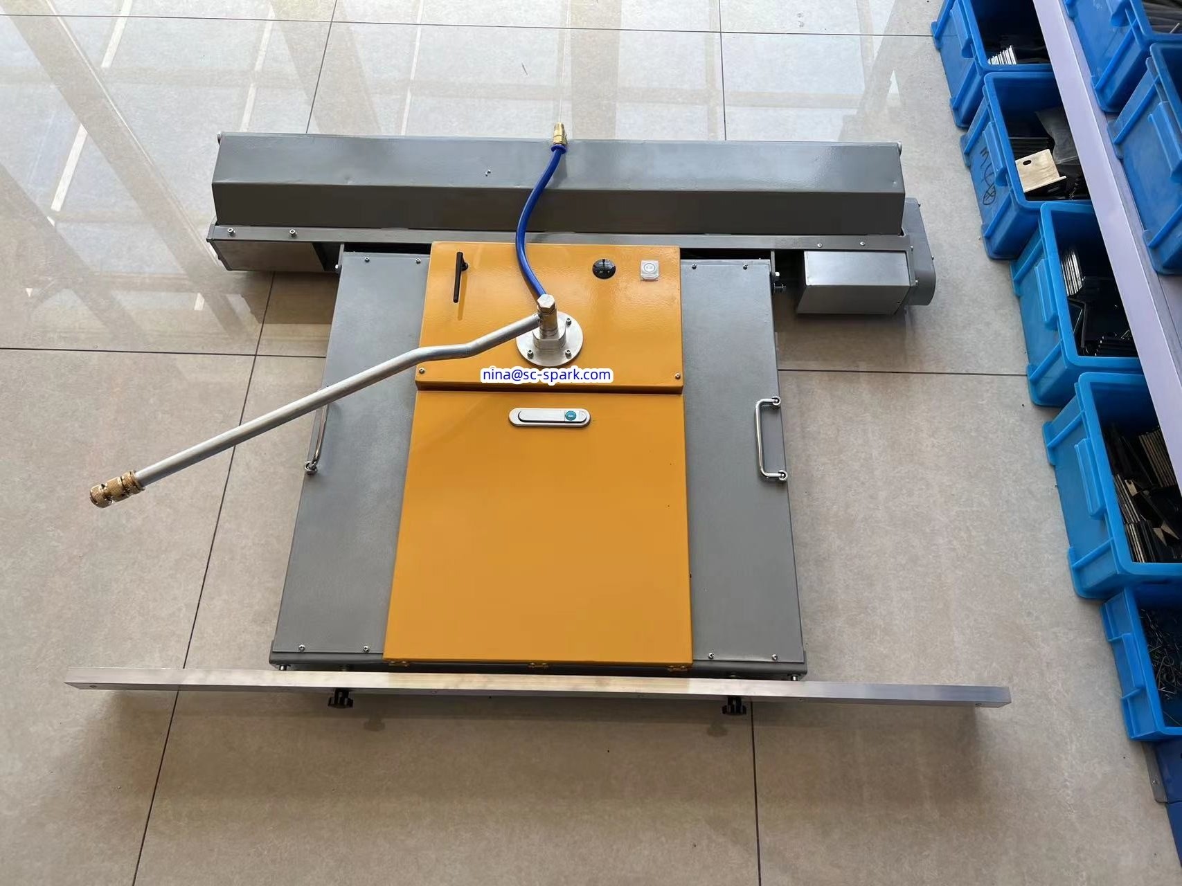 Remote Cleaning  robot glass washer, glass washer robot, robotic solar panel cleaning equipment