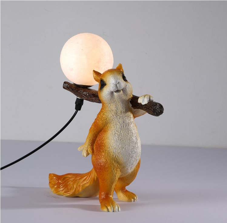 Nordic Creative Resin cartoon squirrel table lamp bedroom bedside cute creative  decoration night light